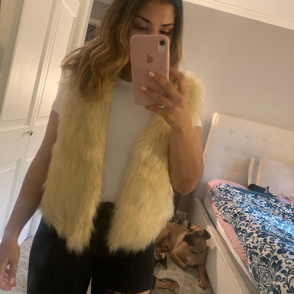 Jackets & Blazers - Fur vest
